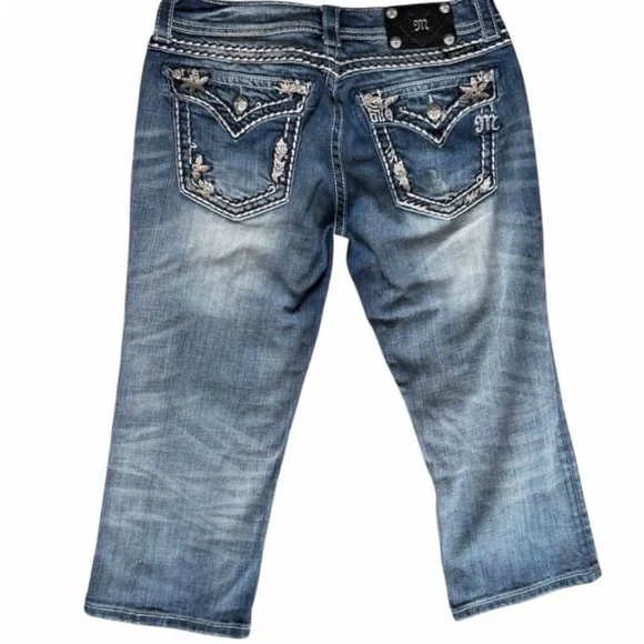 Miss Me JP5418P Capri Jeans Size 28 | Distressed Blue Denim - Picture 4 of 14